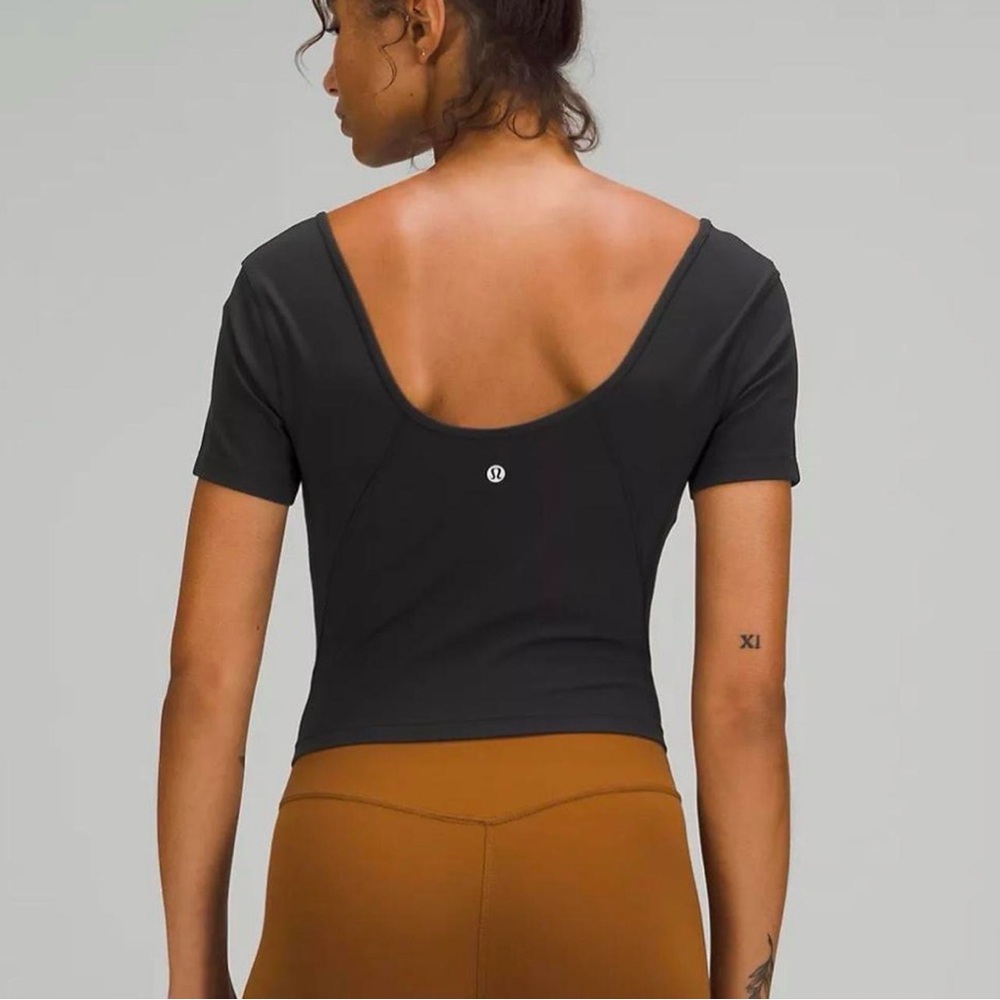 Lululemon Athletica align tee